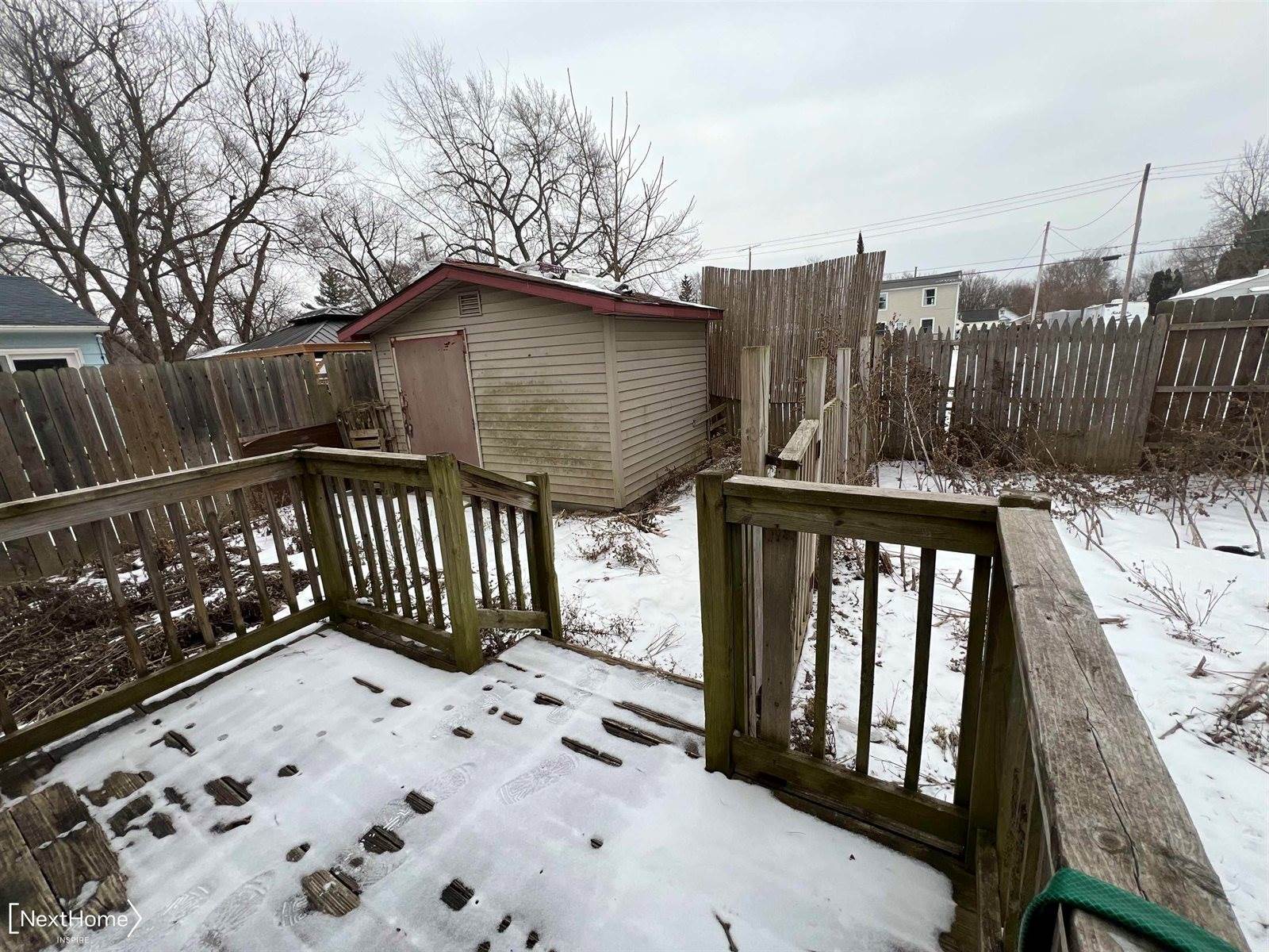 809 Neubert Avenue, Flint, MI 48507