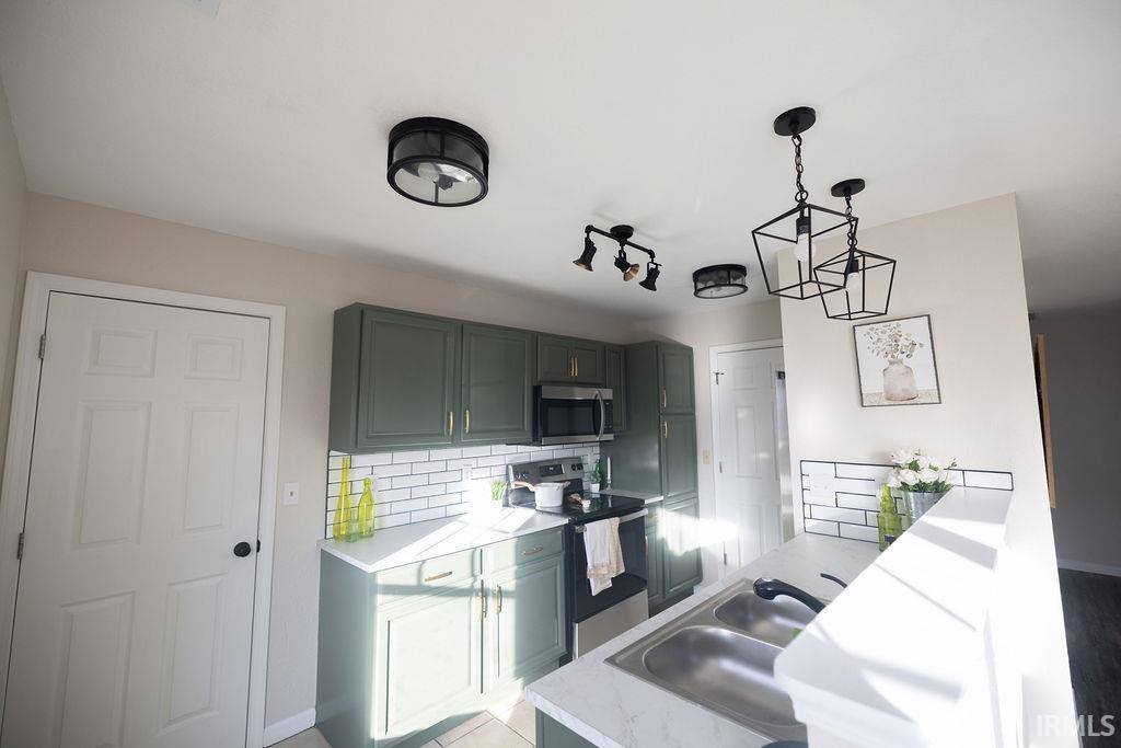 700 E 8th Street, Muncie, IN 47302