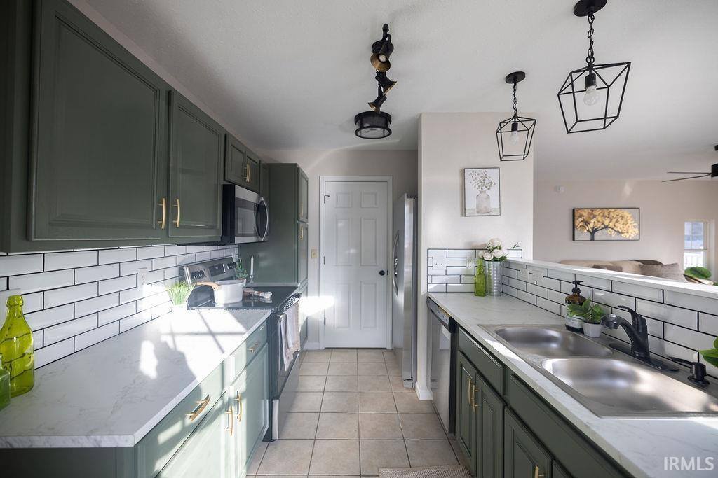 700 E 8th Street, Muncie, IN 47302