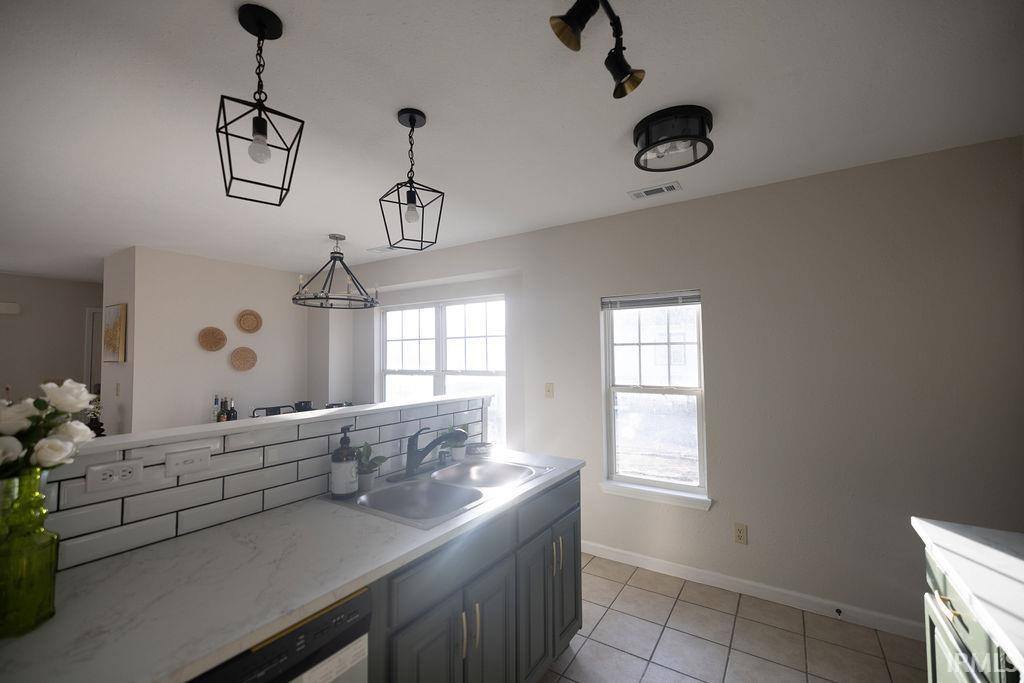 700 E 8th Street, Muncie, IN 47302