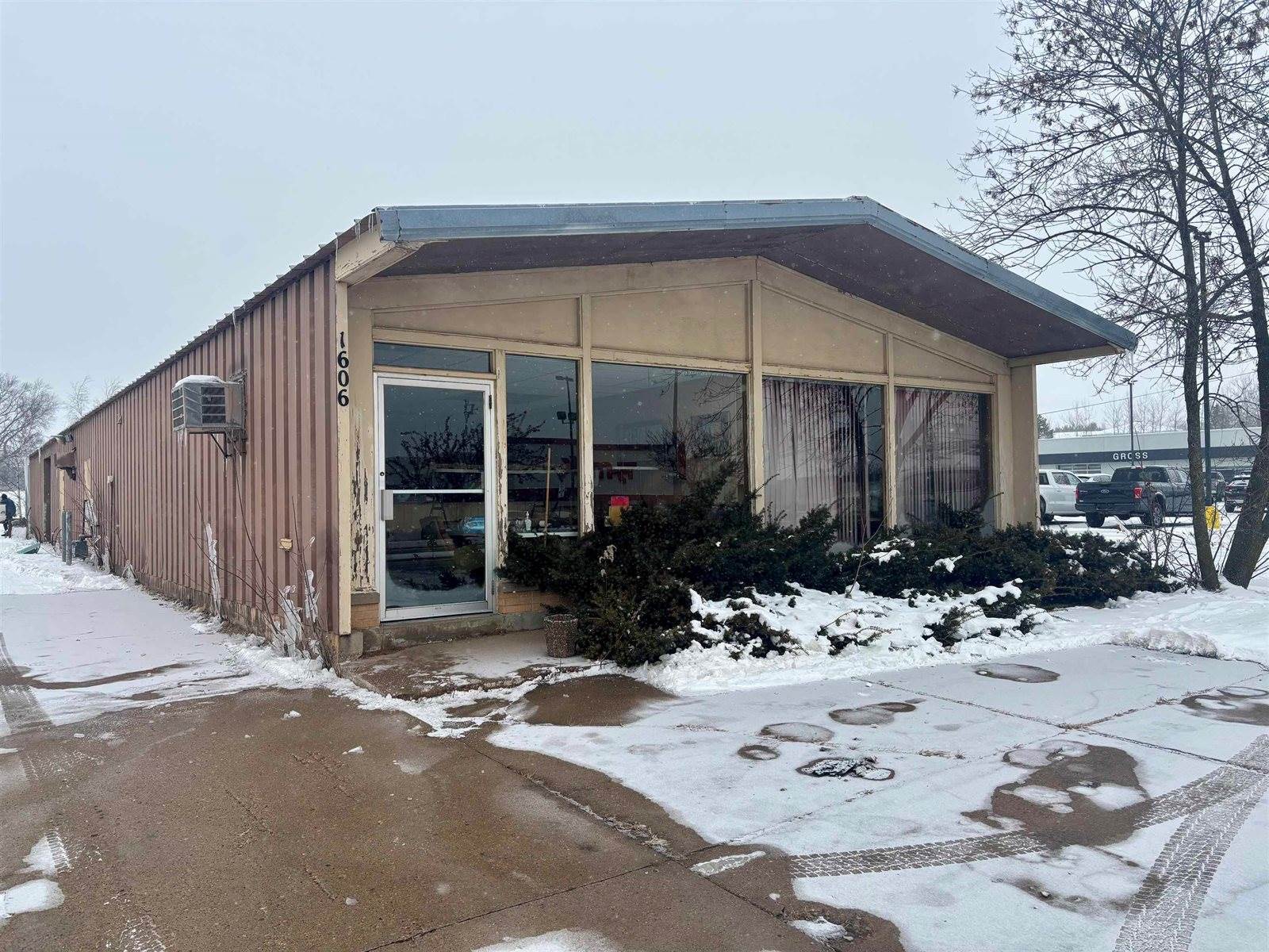 1606 N Central Avenue, Marshfield, WI 54449