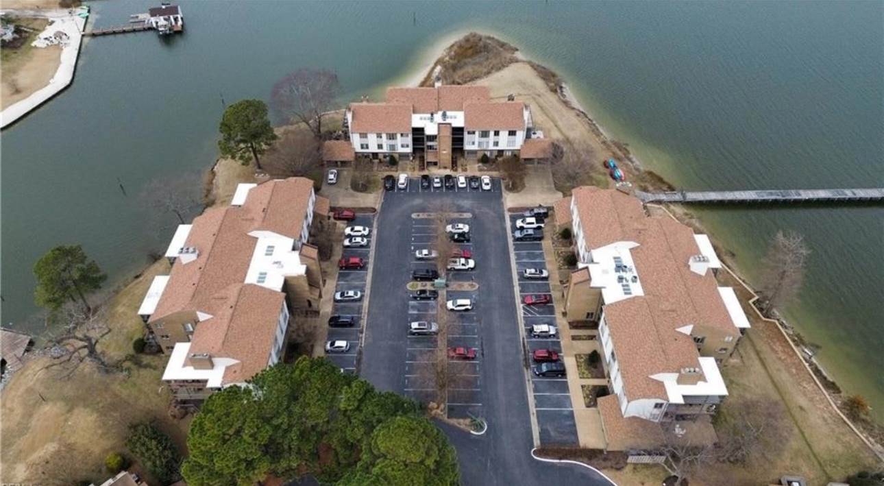 4237 Hatton Point Lane, Portsmouth, VA 23703