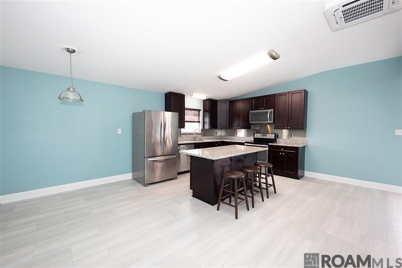 40189 Todd Dr, Prairieville, LA 70769