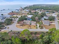 1669 Tidewater Ln, Navarre, FL 32566