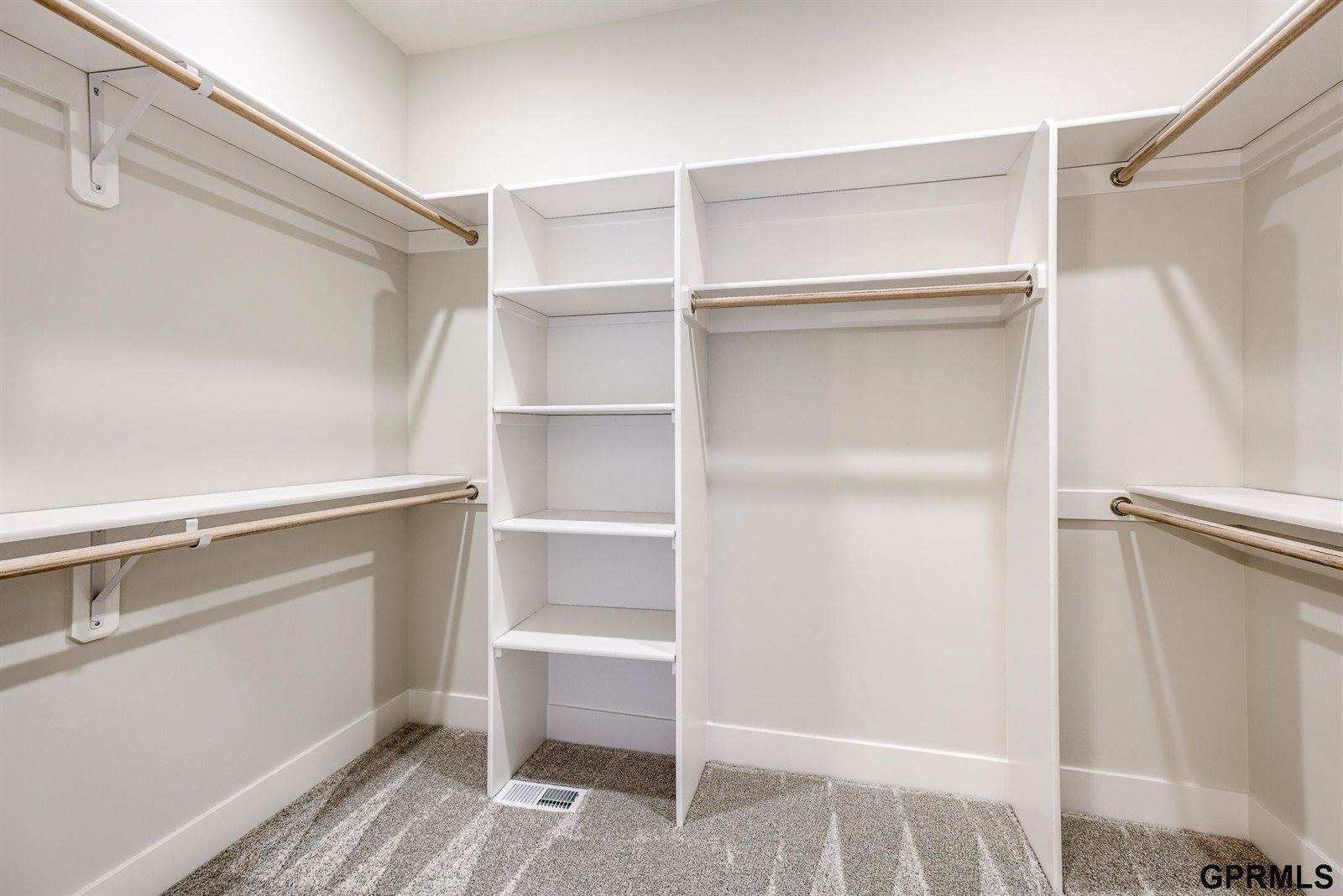 11684 South 124 Street, Papillion, NE 68046