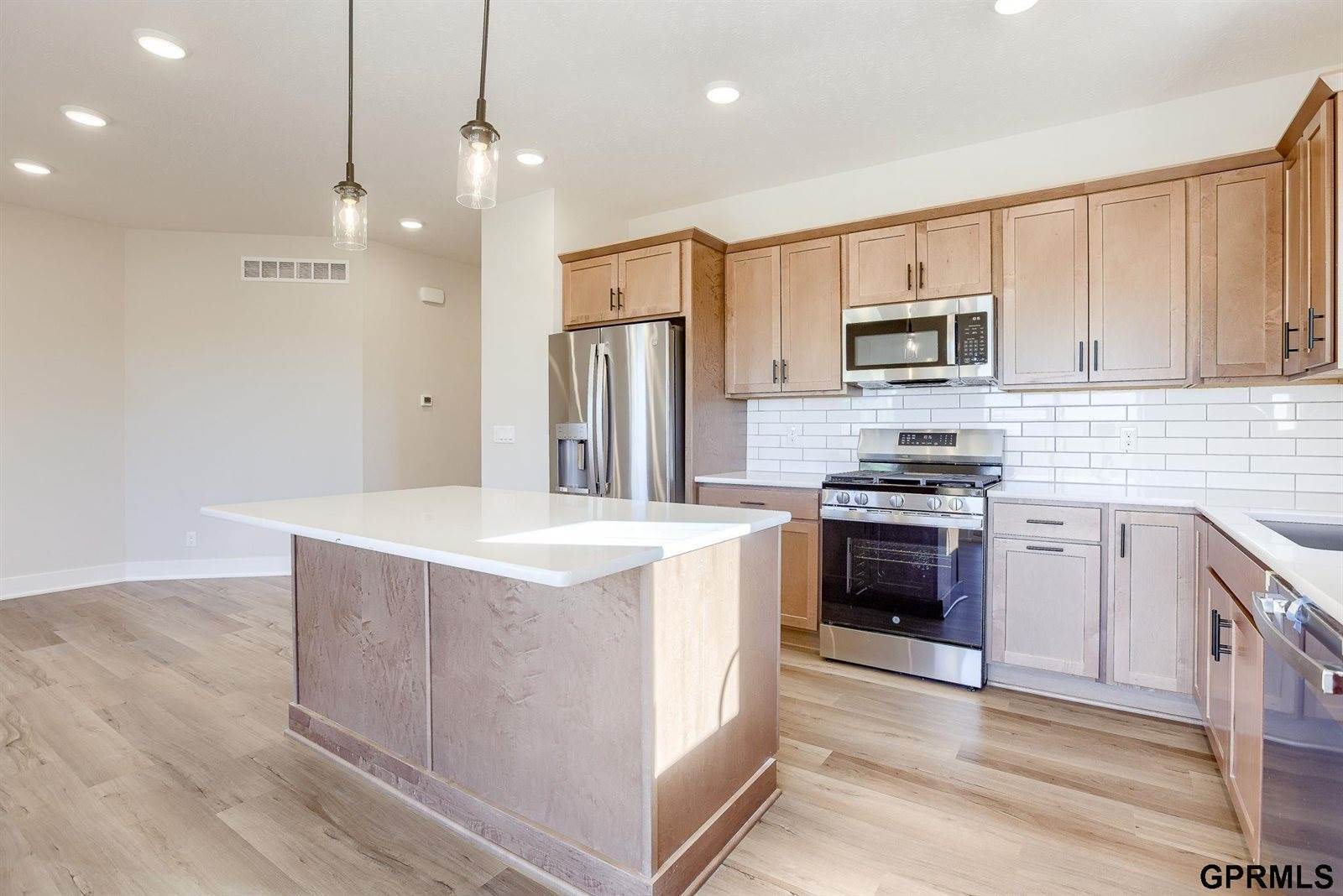 11684 South 124 Street, Papillion, NE 68046