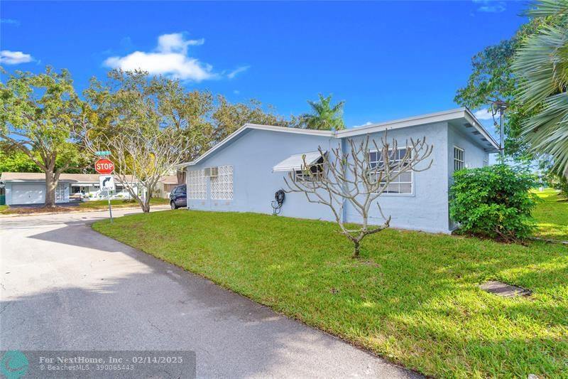 2404 NW 55th St, Fort Lauderdale, FL 33309