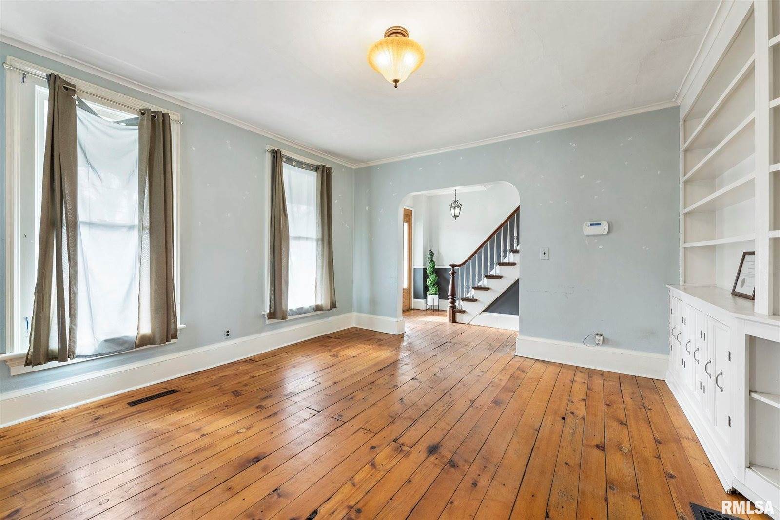 2122 West 3RD Street, Davenport, IA 52802