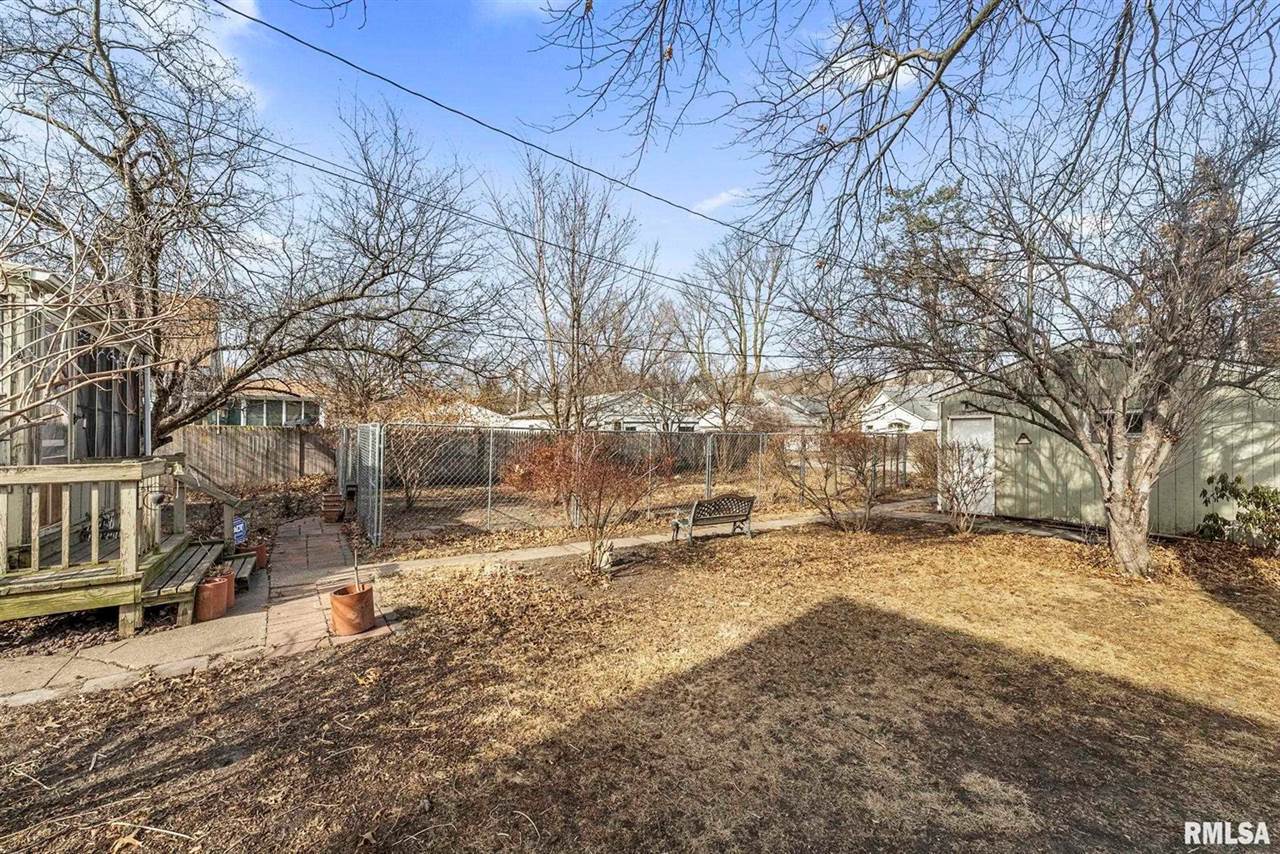 2122 West 3RD Street, Davenport, IA 52802