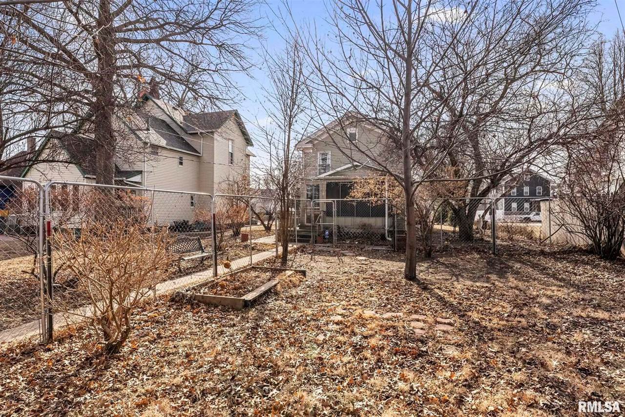 2122 West 3RD Street, Davenport, IA 52802