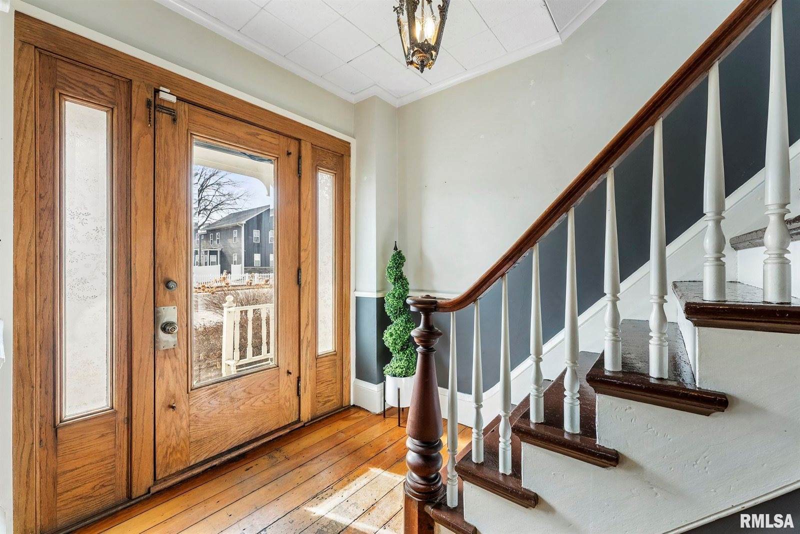 2122 West 3RD Street, Davenport, IA 52802