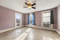 2122 West 3RD Street, Davenport, IA 52802