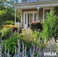 2122 West 3RD Street, Davenport, IA 52802