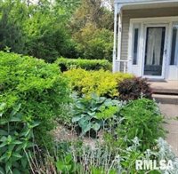 2122 West 3RD Street, Davenport, IA 52802