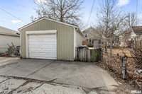 2122 West 3RD Street, Davenport, IA 52802