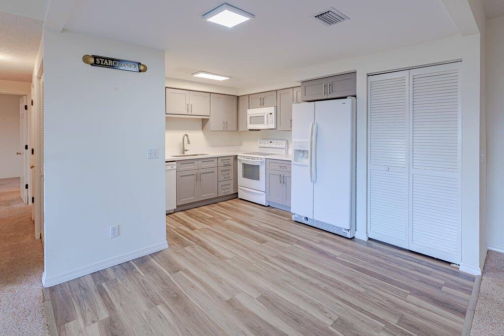 200 SE Four Winds Drive, Stuart, FL 34996