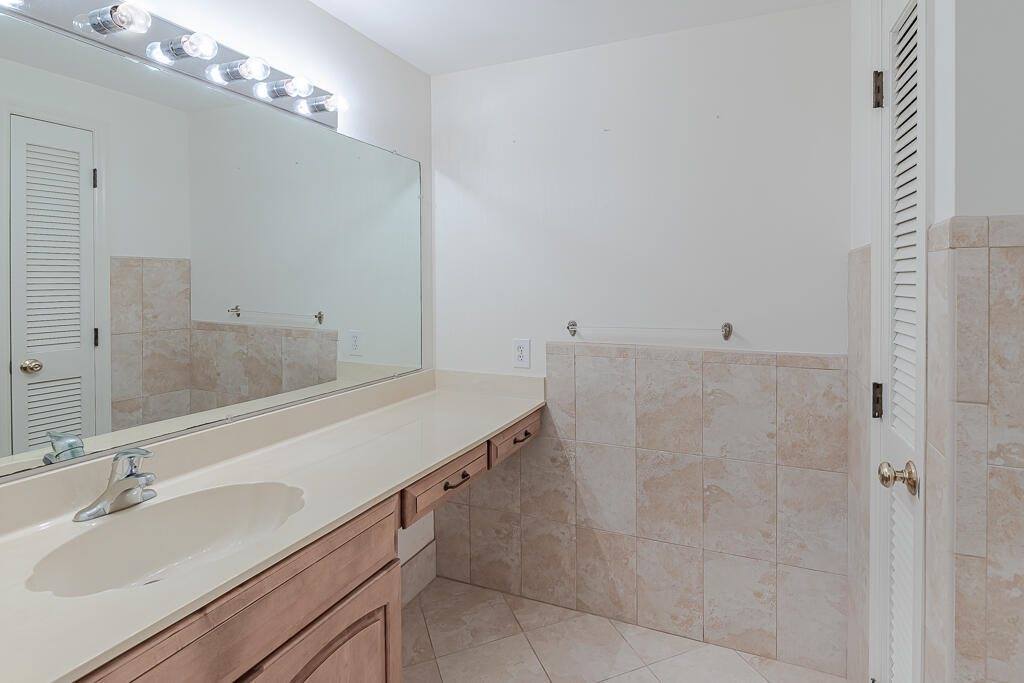 200 SE Four Winds Drive, Stuart, FL 34996