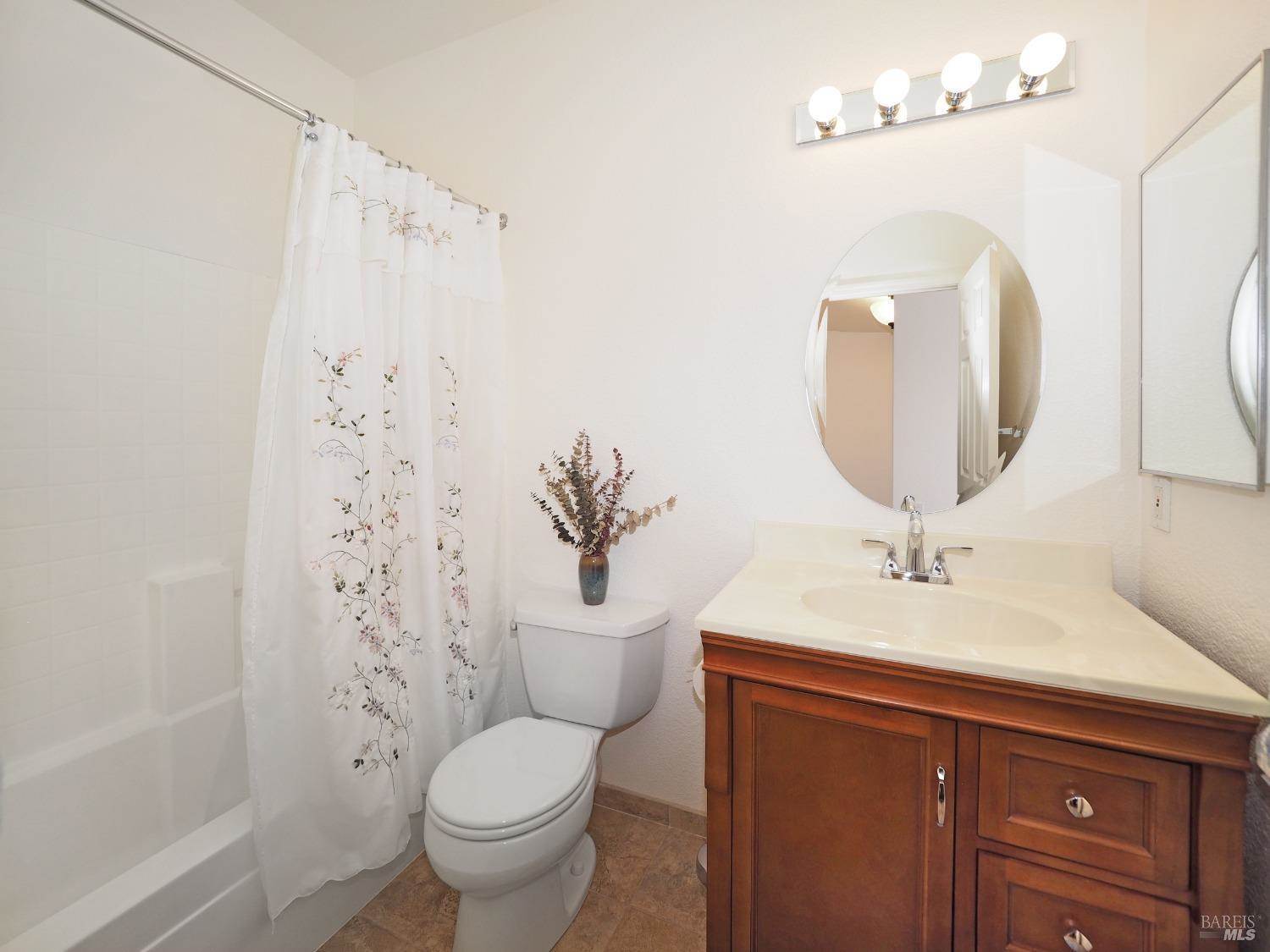 2203 Meteorite Lane, Santa Rosa, CA 95404