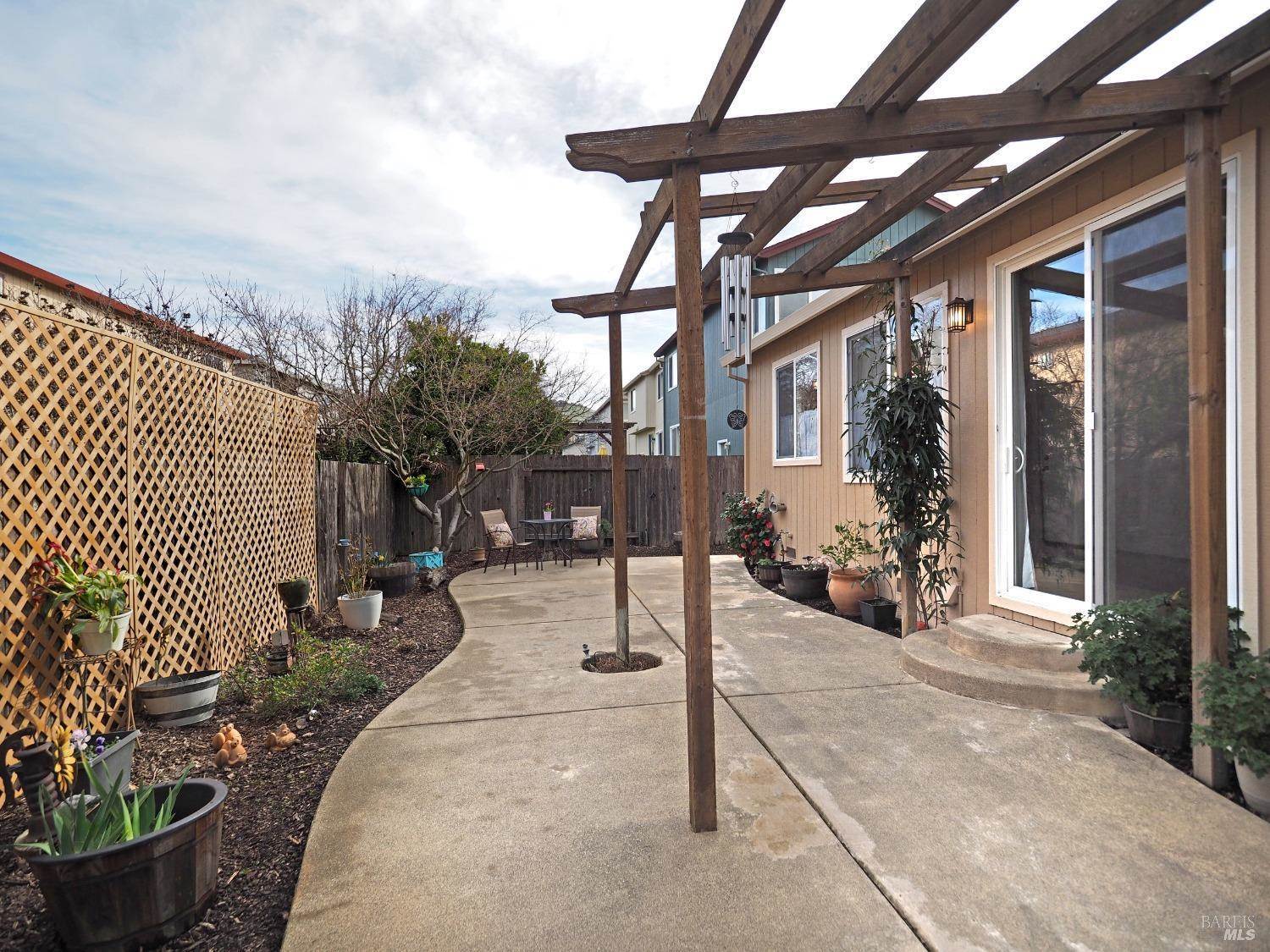 2203 Meteorite Lane, Santa Rosa, CA 95404