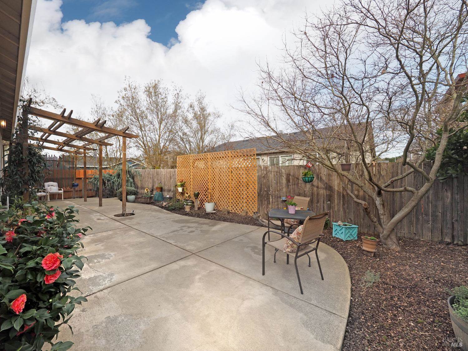 2203 Meteorite Lane, Santa Rosa, CA 95404