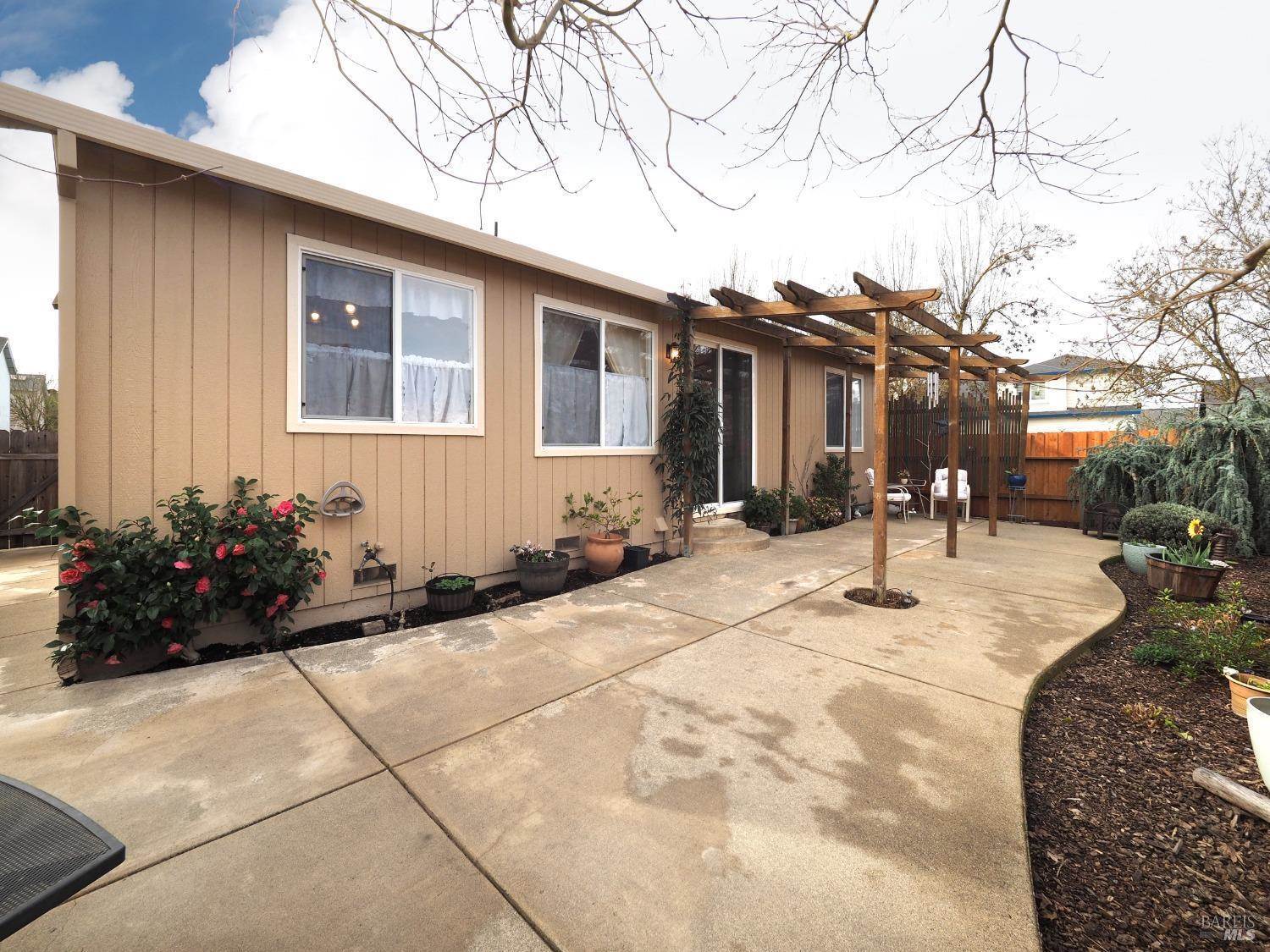 2203 Meteorite Lane, Santa Rosa, CA 95404