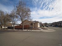 2203 Meteorite Lane, Santa Rosa, CA 95404