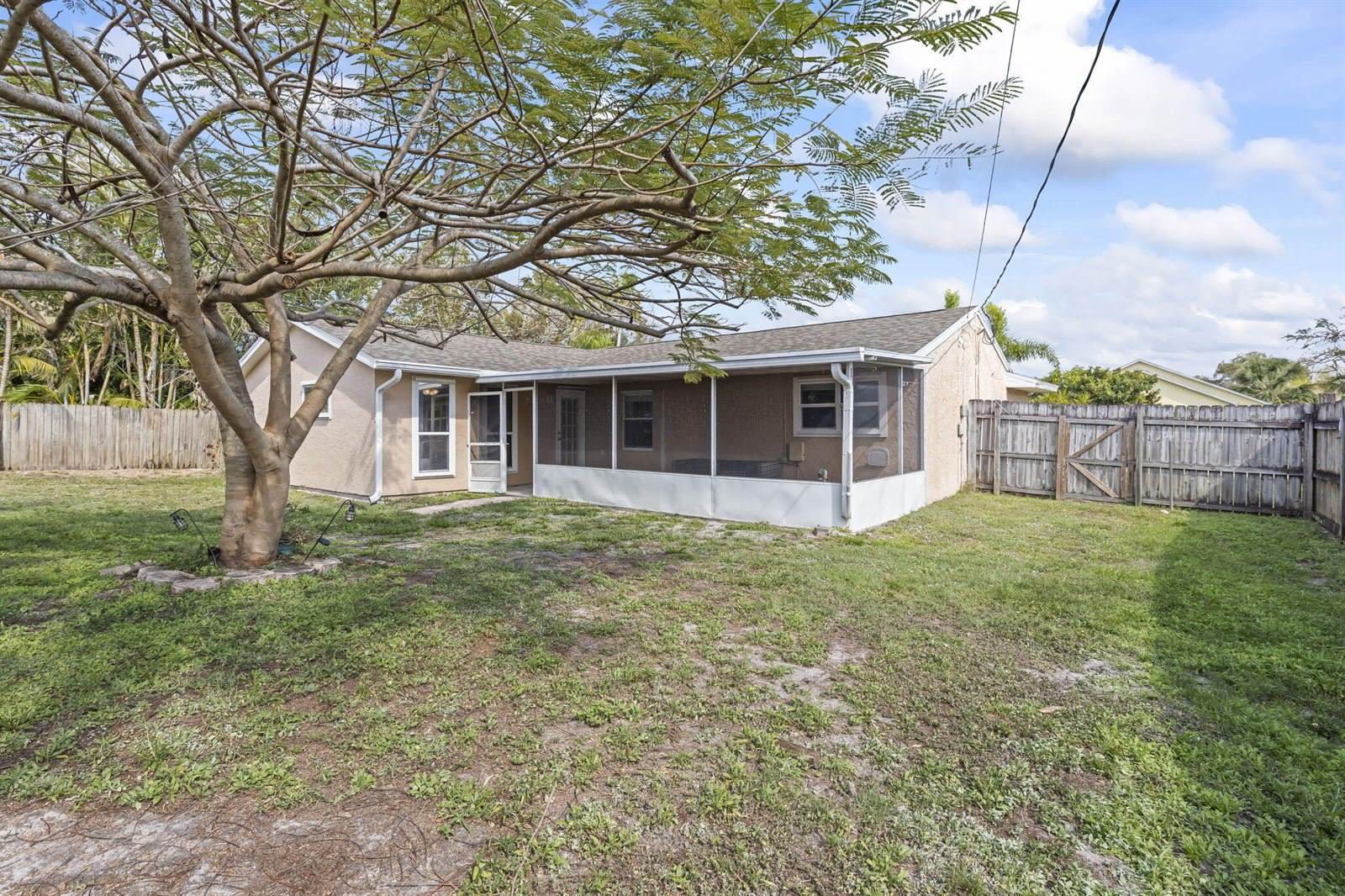 2025 7th Avenue SW, Vero Beach, FL 32962