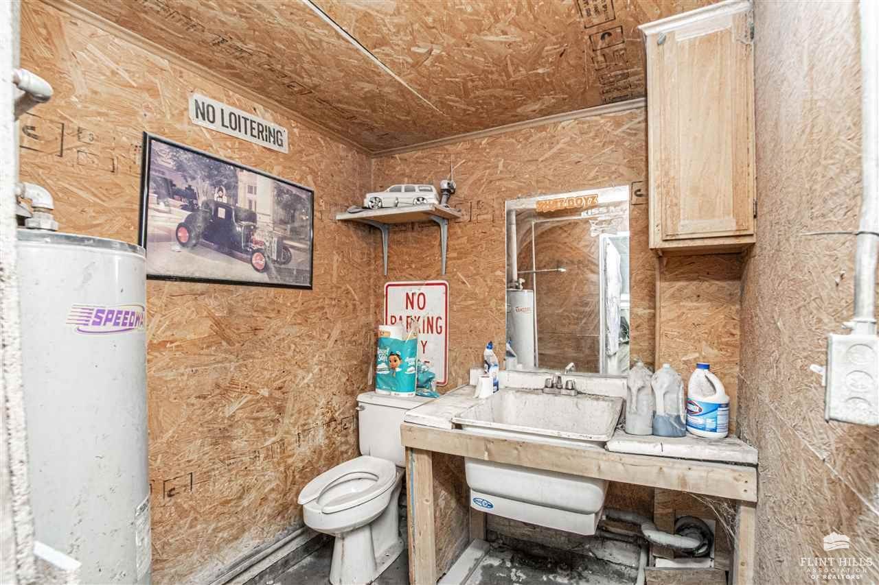 113 East Pine Street, Junction City, KS 66441