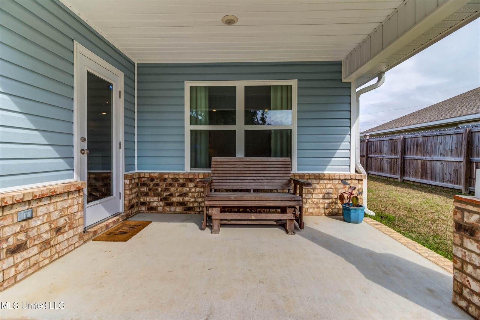 6443 Eastland Circle, Biloxi, MS 39532