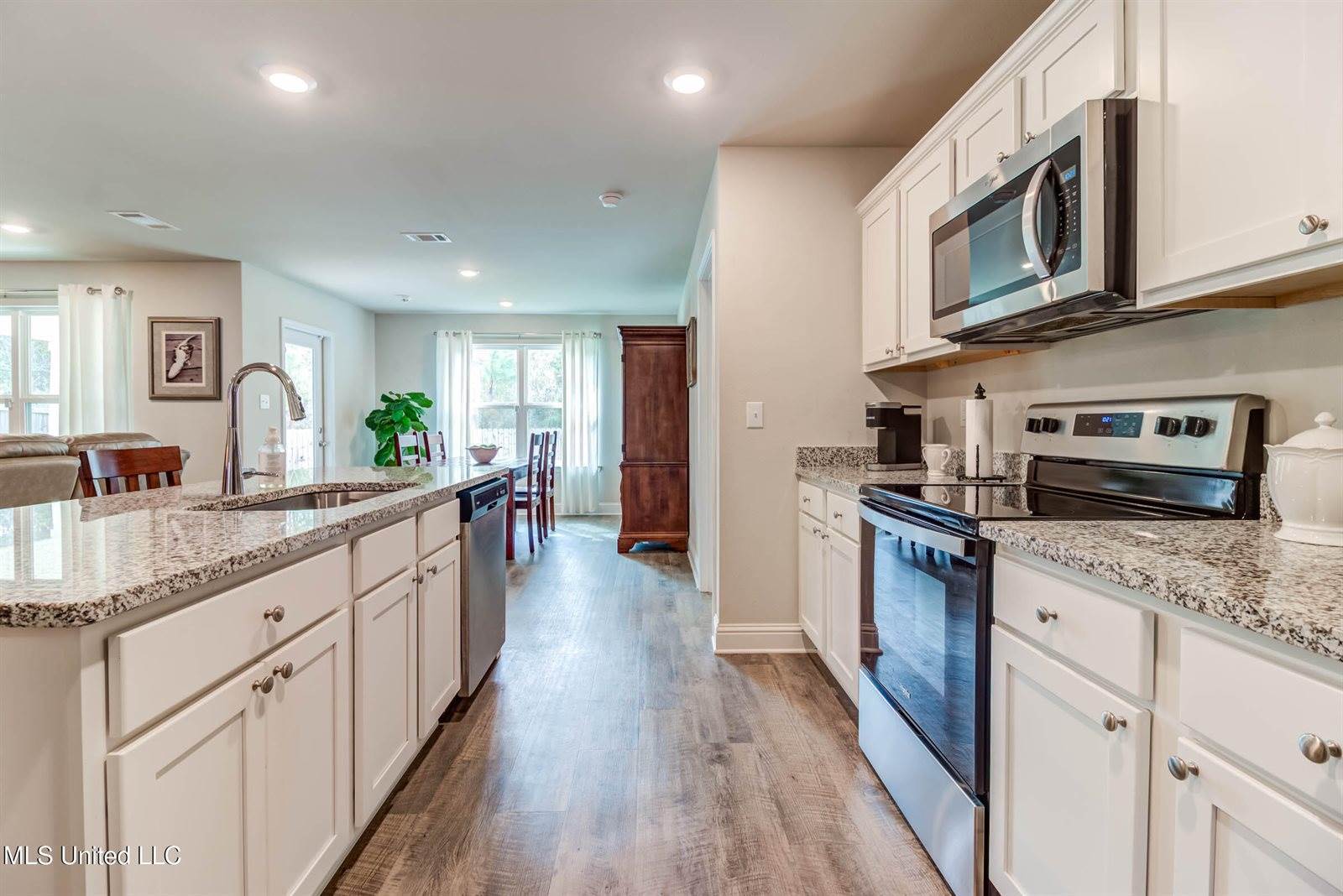 6443 Eastland Circle, Biloxi, MS 39532