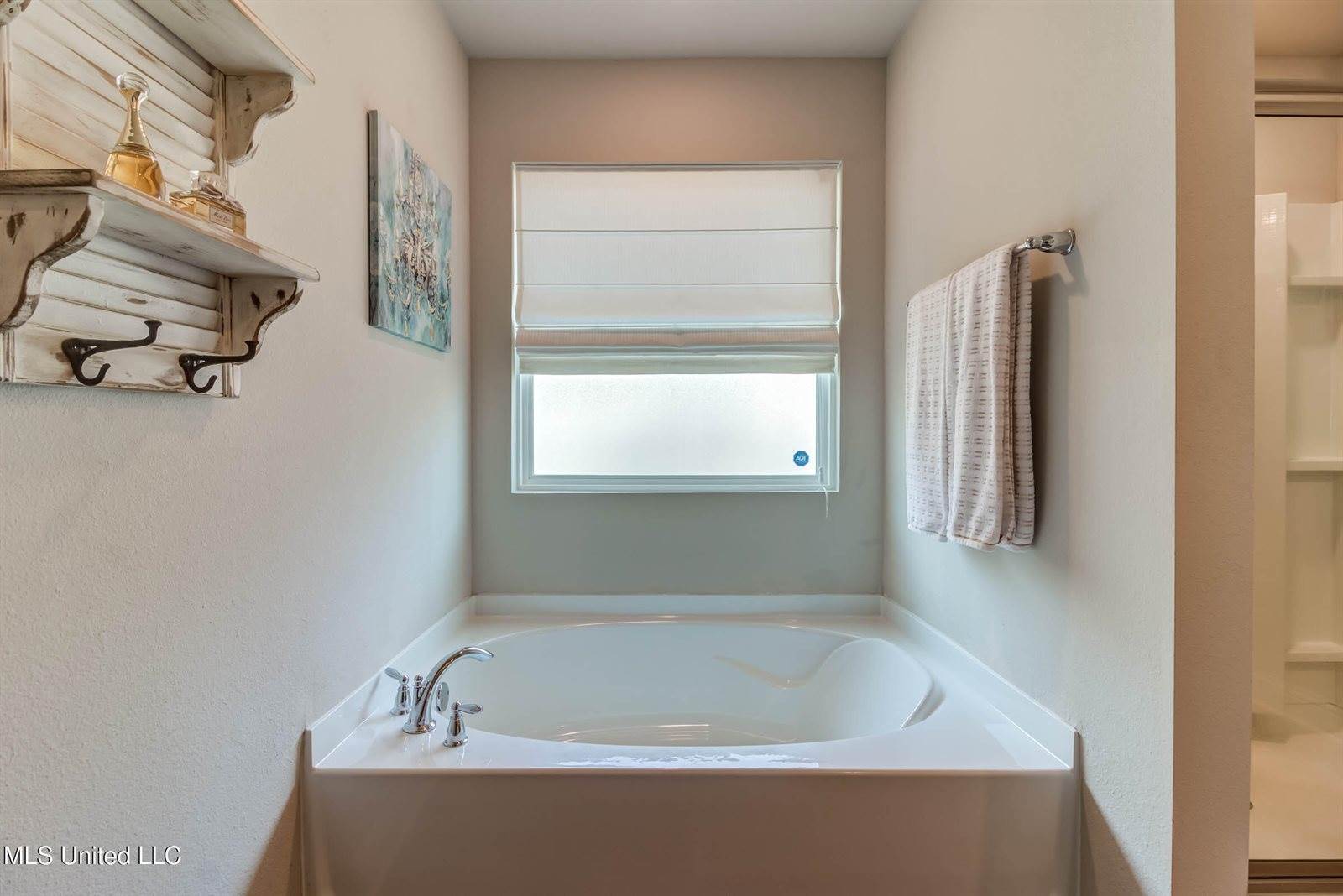 6443 Eastland Circle, Biloxi, MS 39532