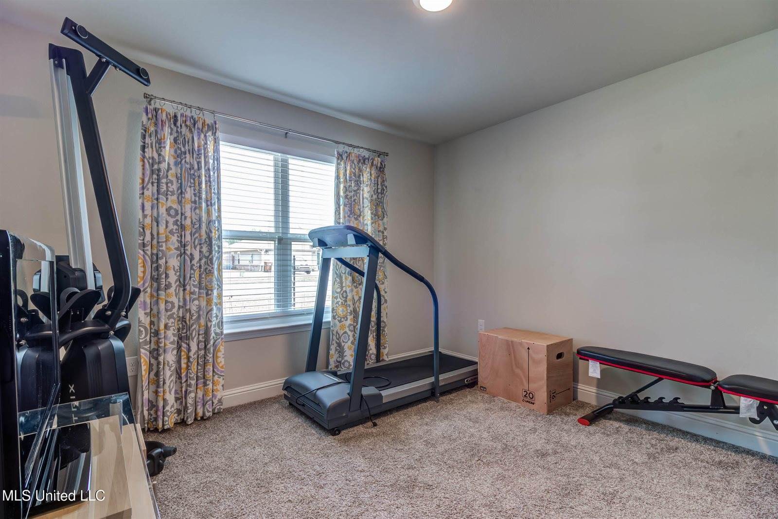 6443 Eastland Circle, Biloxi, MS 39532