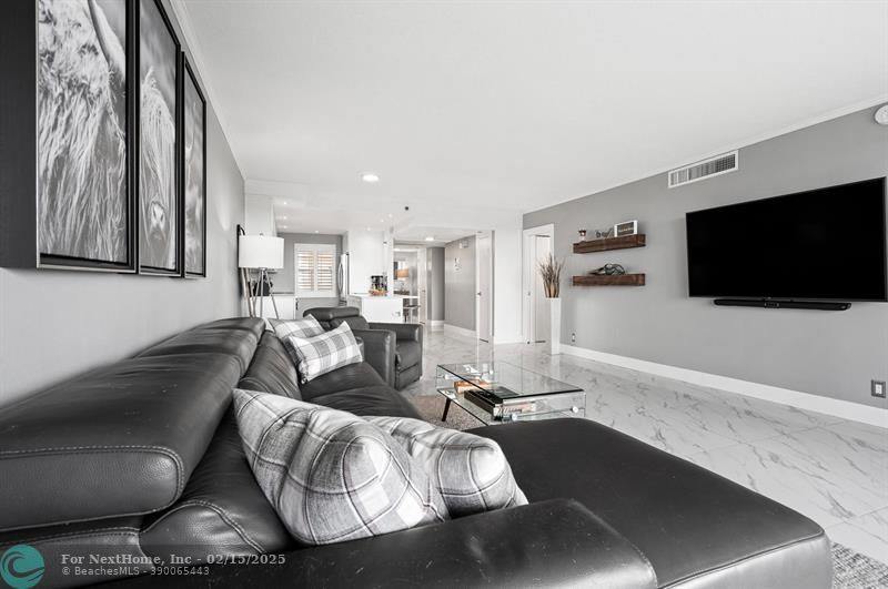 3520 Oaks Way 910, Pompano Beach, FL 33069