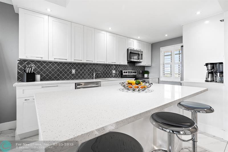 3520 Oaks Way 910, Pompano Beach, FL 33069