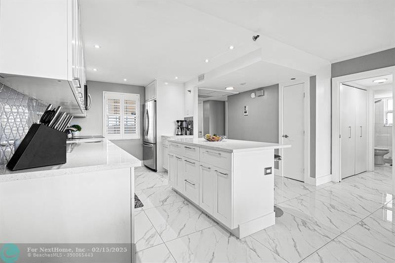 3520 Oaks Way 910, Pompano Beach, FL 33069