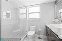 3520 Oaks Way 910, Pompano Beach, FL 33069