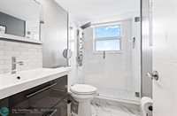 3520 Oaks Way 910, Pompano Beach, FL 33069