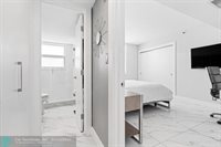 3520 Oaks Way 910, Pompano Beach, FL 33069