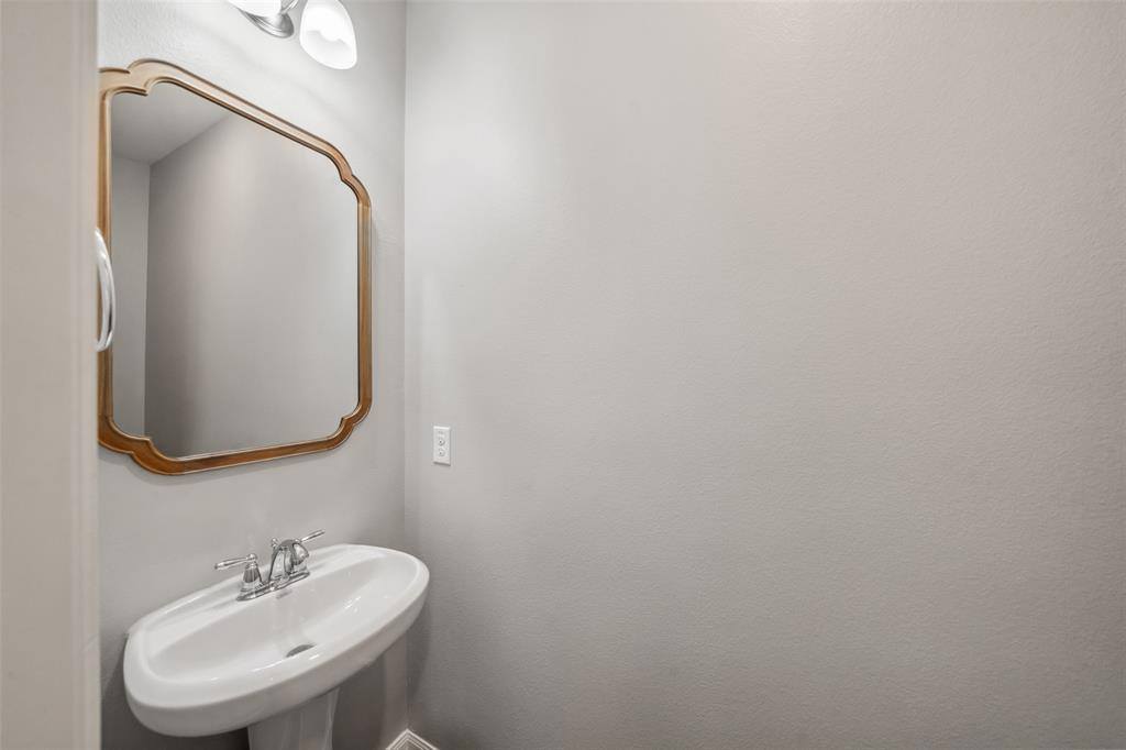 1721 Summergate Drive, Conroe, TX 77304