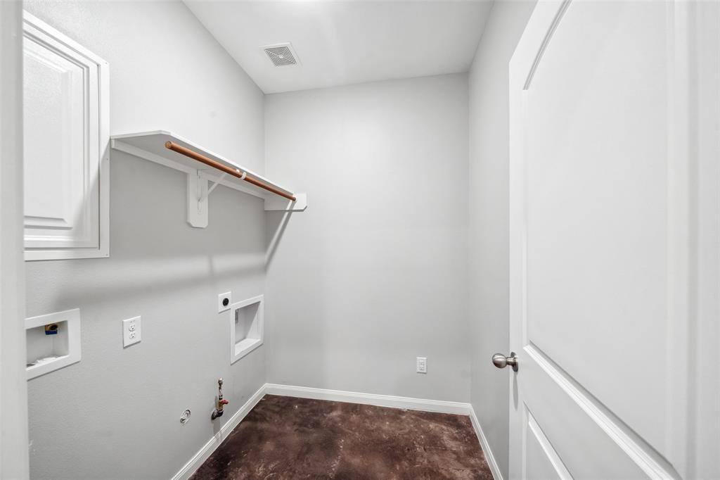 1721 Summergate Drive, Conroe, TX 77304