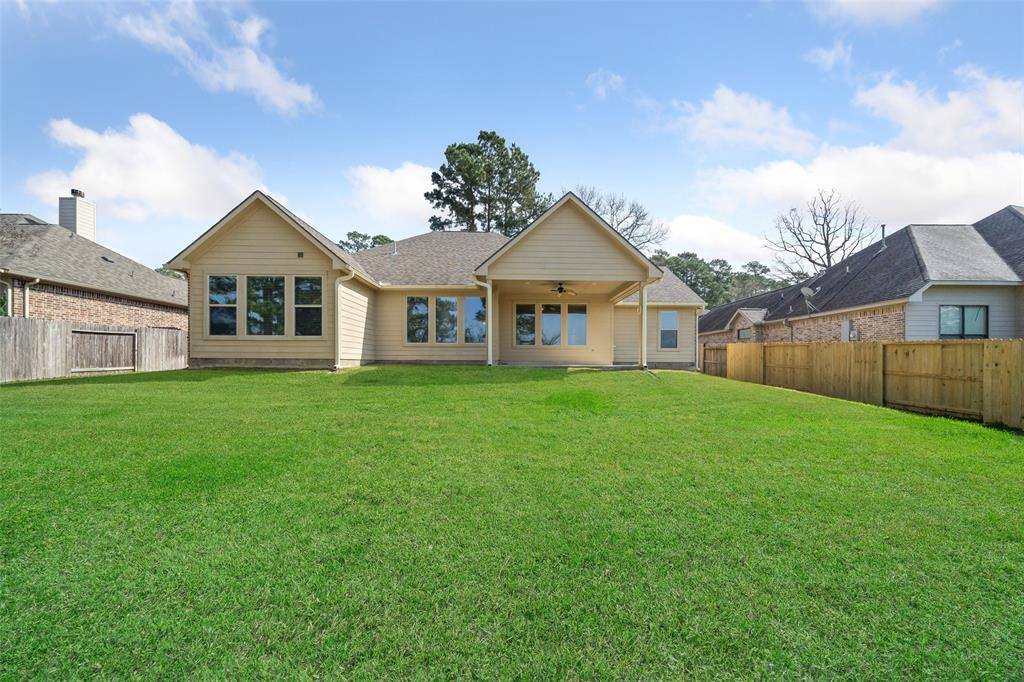 1721 Summergate Drive, Conroe, TX 77304