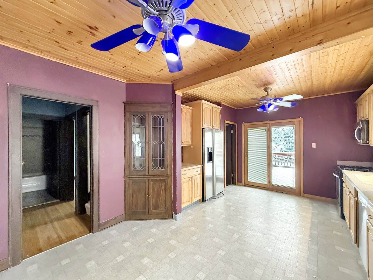 911 South Harlem Avenue, Freeport, IL 61032