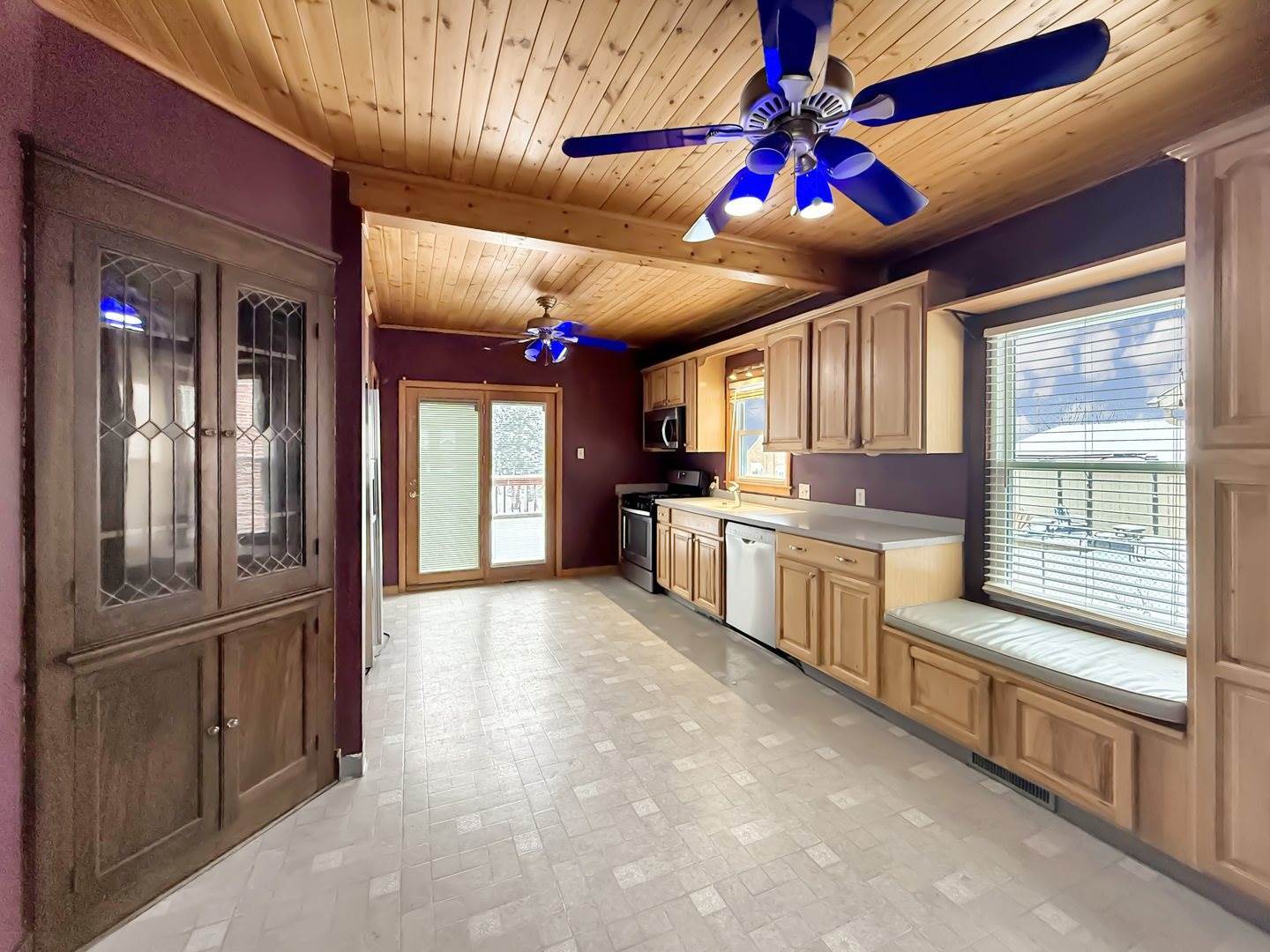 911 South Harlem Avenue, Freeport, IL 61032