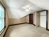 911 South Harlem Avenue, Freeport, IL 61032