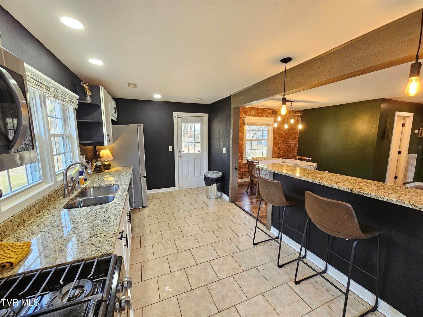 501 Twin Oaks Drive, Johnson City, TN 37601