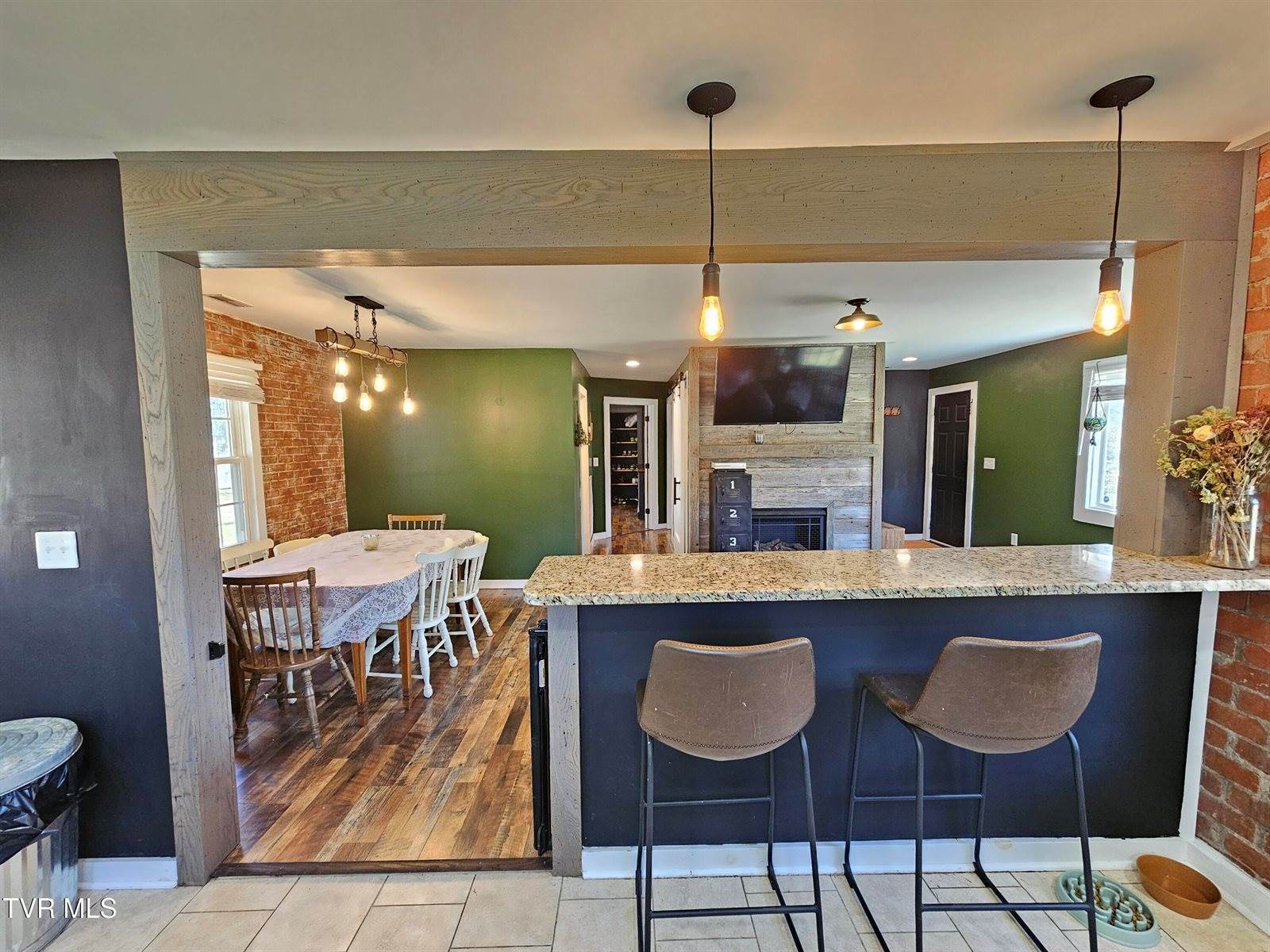 501 Twin Oaks Drive, Johnson City, TN 37601