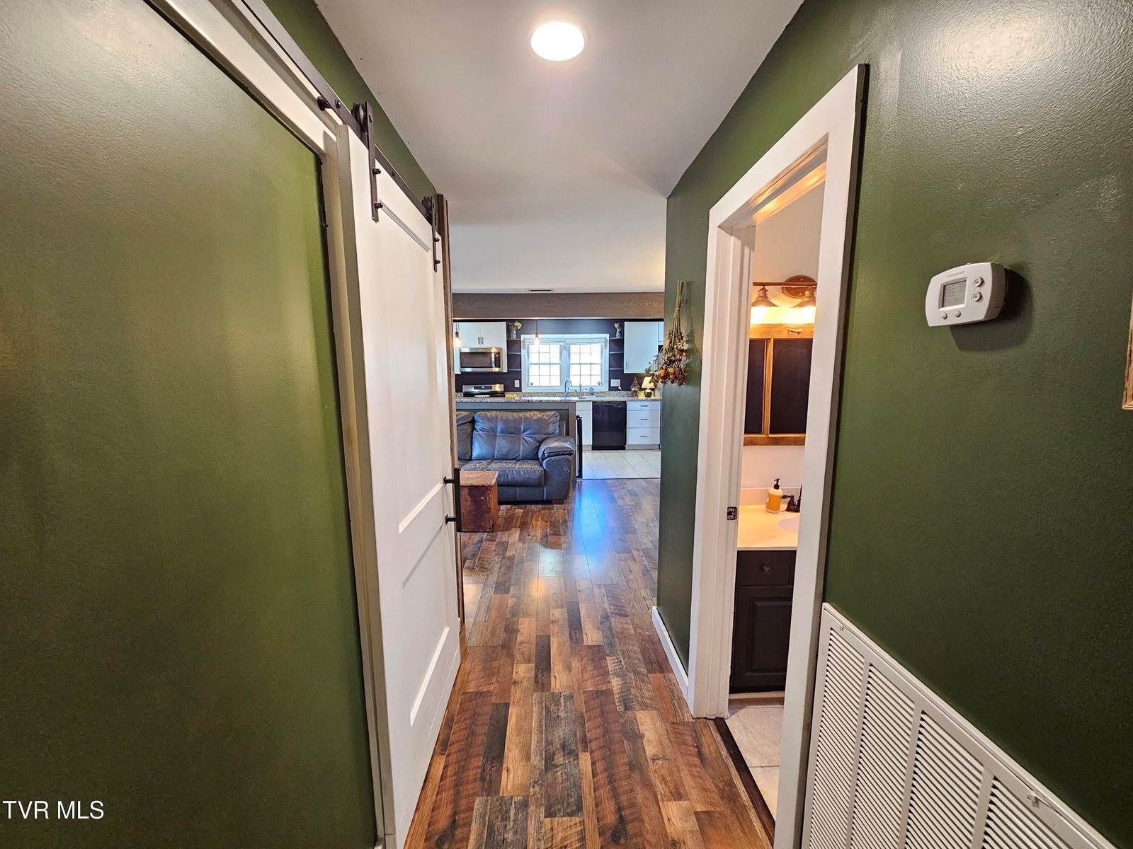 501 Twin Oaks Drive, Johnson City, TN 37601