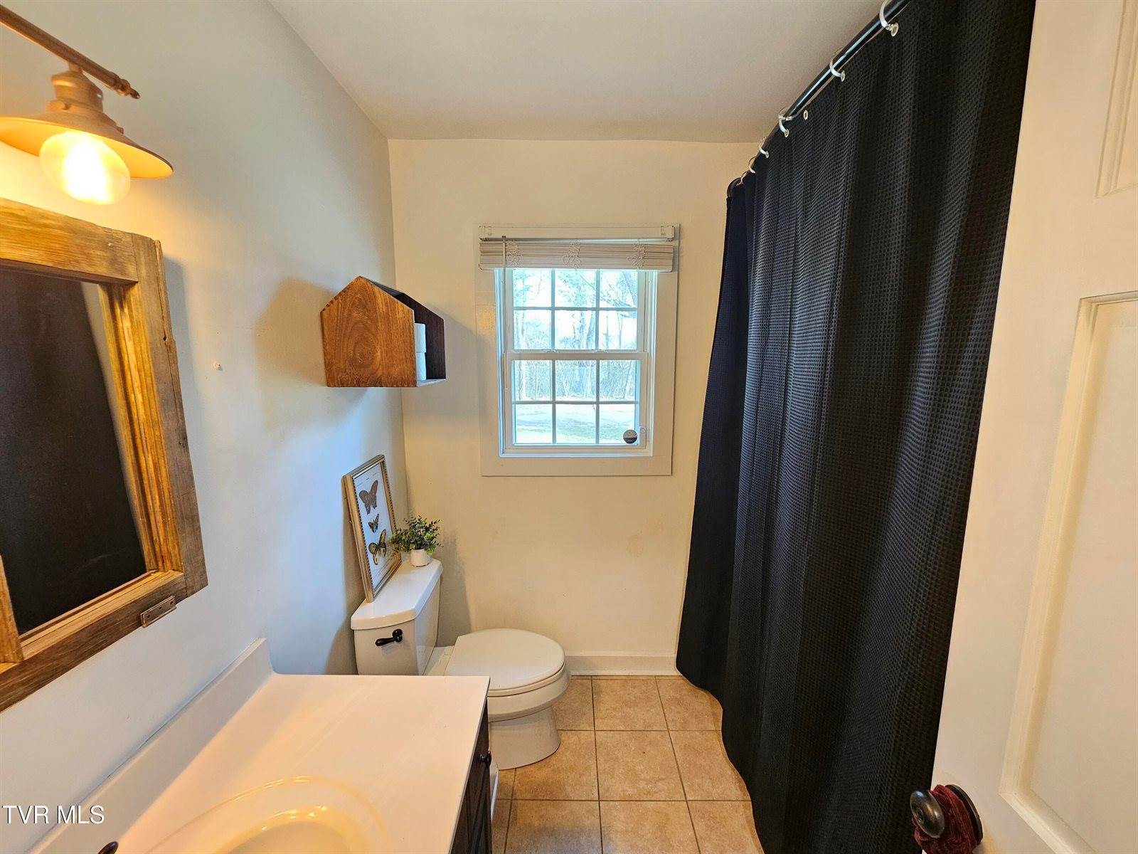 501 Twin Oaks Drive, Johnson City, TN 37601