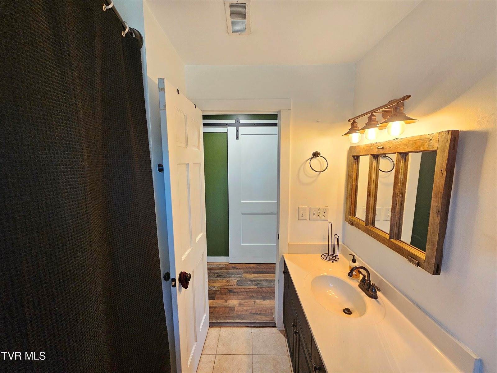 501 Twin Oaks Drive, Johnson City, TN 37601