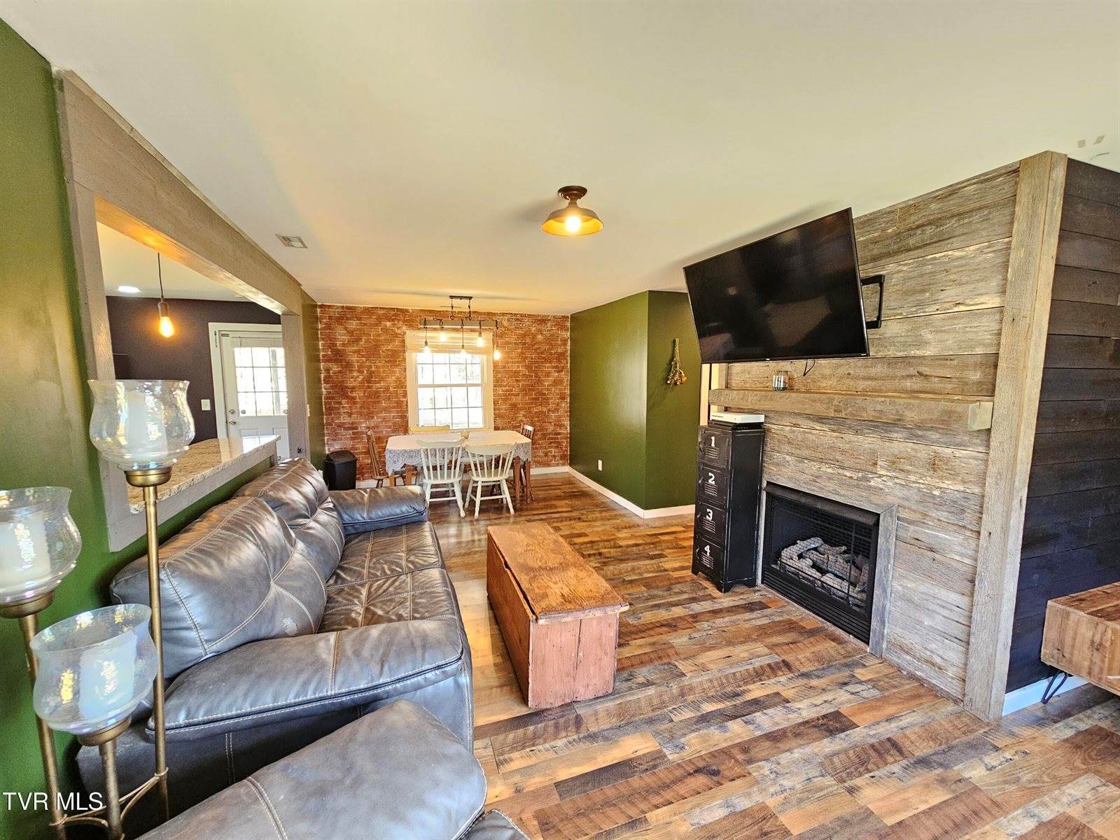 501 Twin Oaks Drive, Johnson City, TN 37601